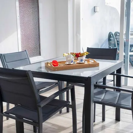 Apartment Marina Pris